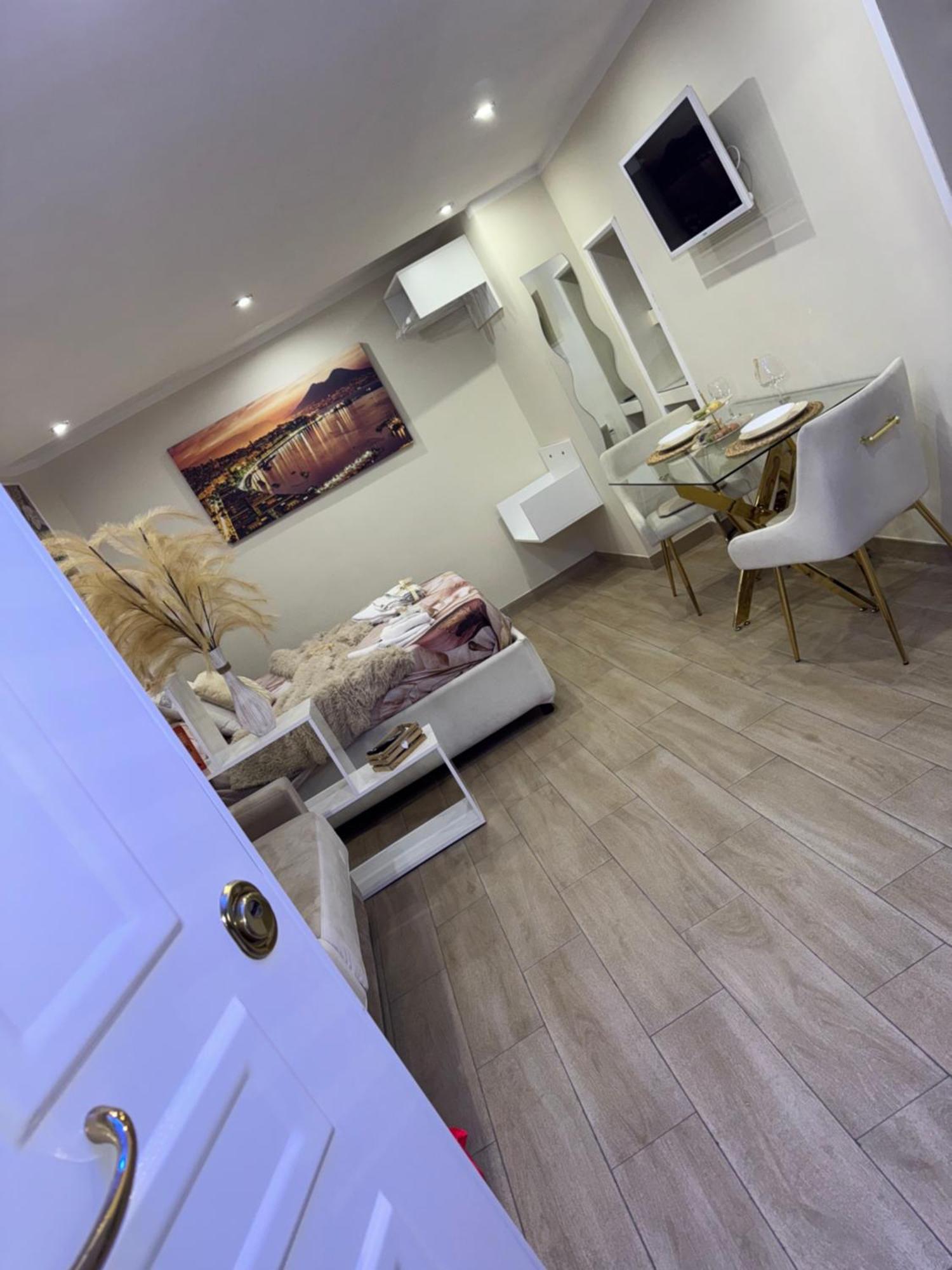 La Dimora Dei Sogni Sedil Capuano Home Suite Naples Luaran gambar